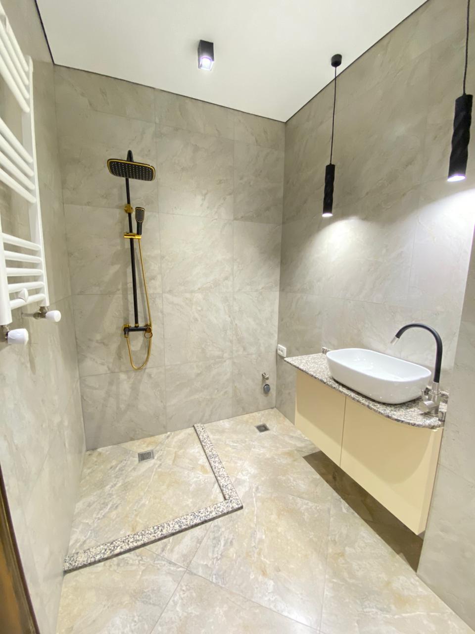 Horizon 2 apartment for sale Batumi bathroom