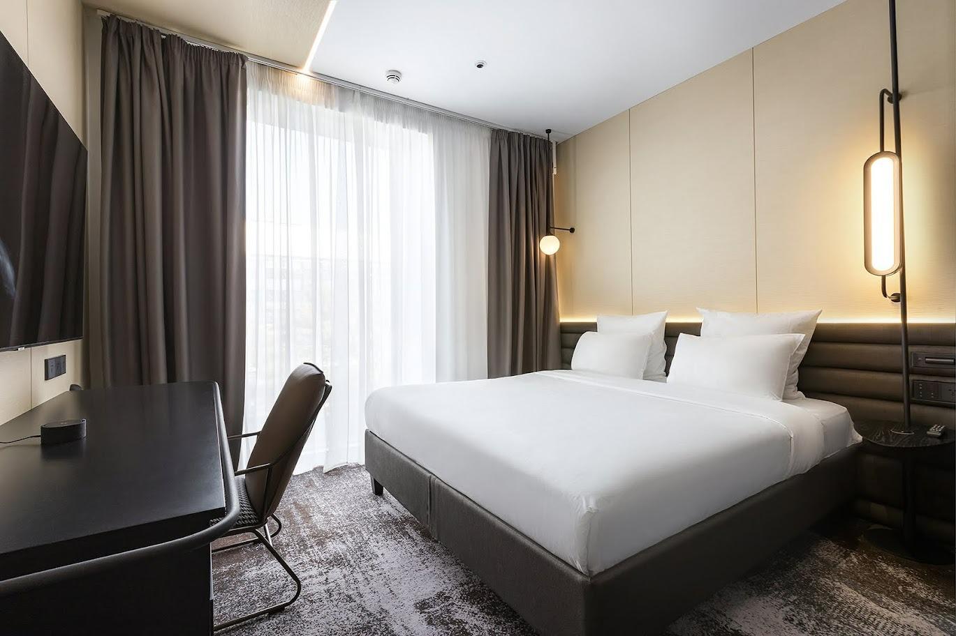 novotel penthouse master bedroom