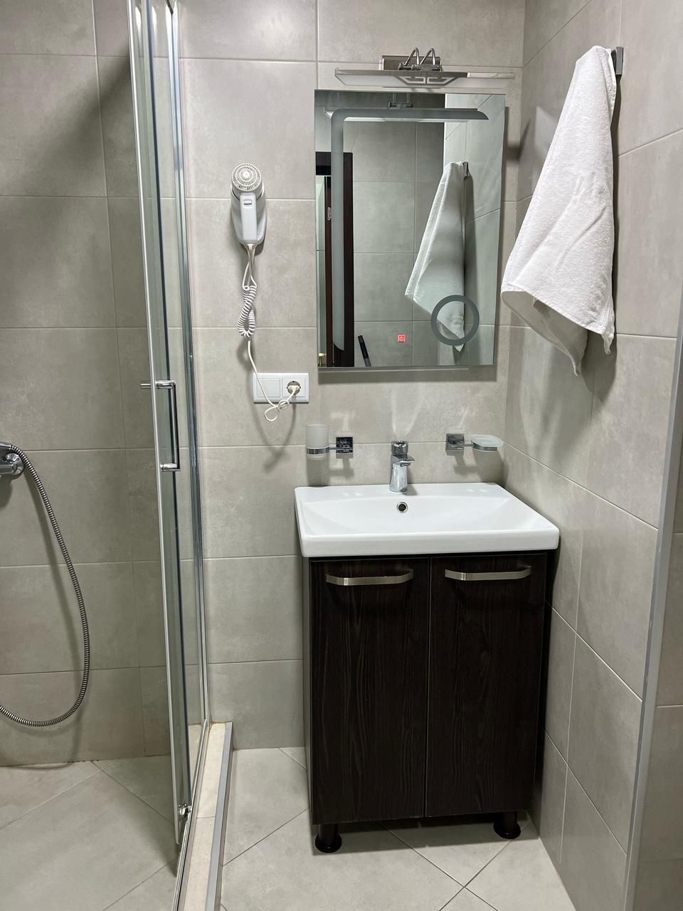 Orbi Beach Tower studio for sale bathroom
