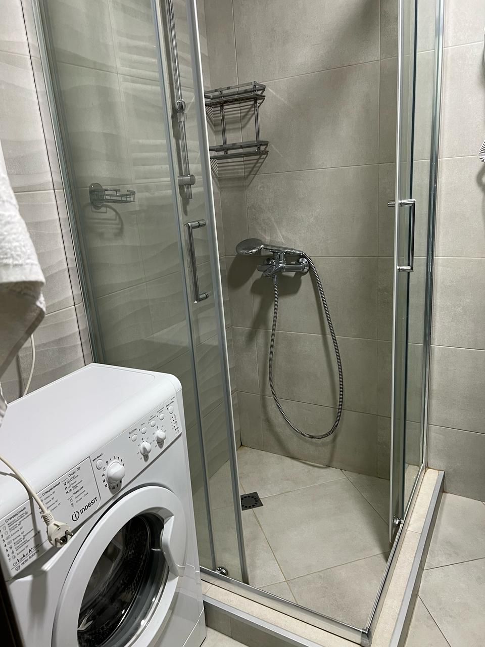 Orbi Beach Tower studio for sale shower